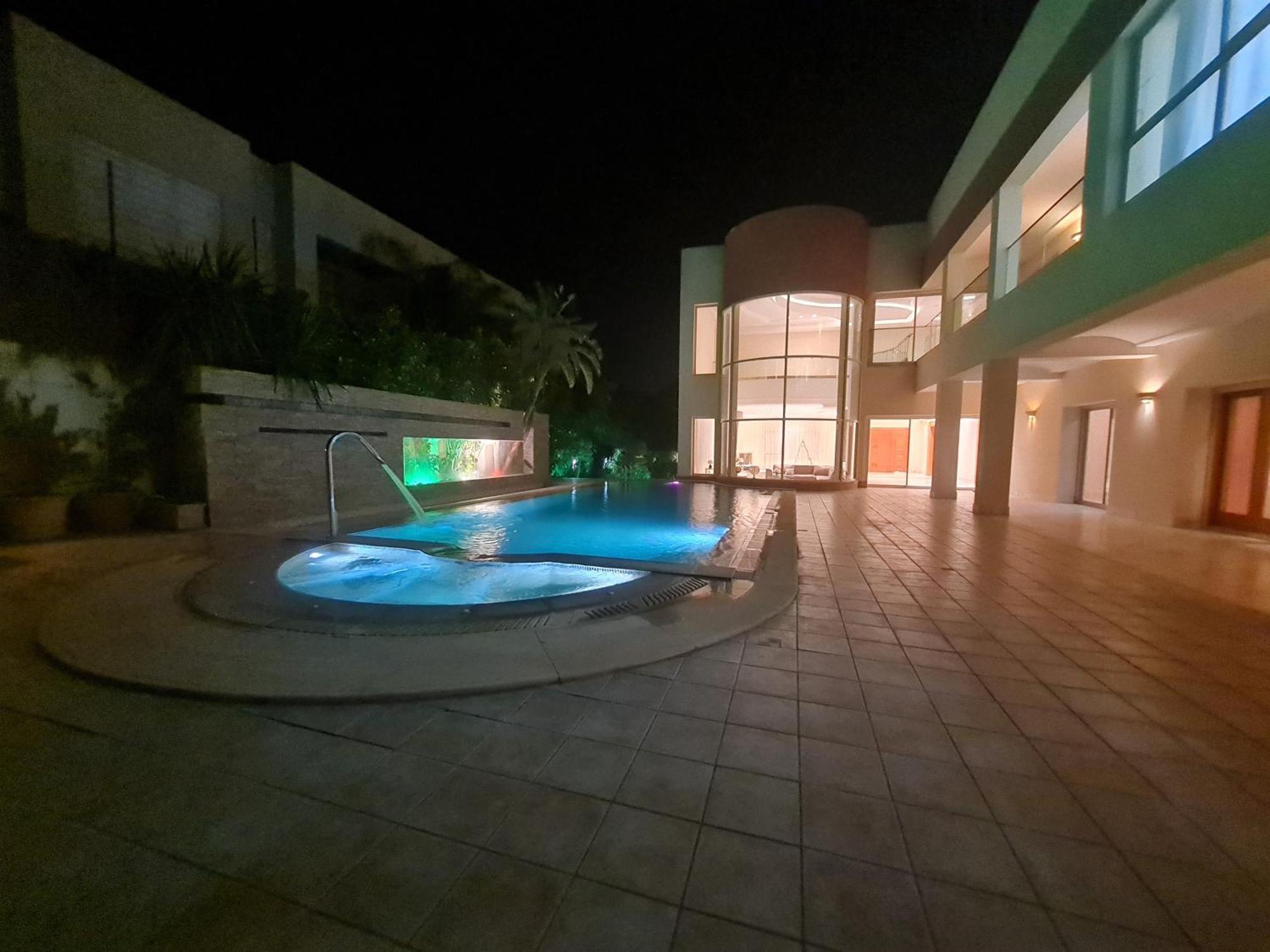 Villa Tunisienne Luaran gambar